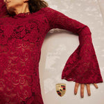 VESTIDO DE ENCAJE MANGA CAMPANA