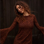 VESTIDO DE ENCAJE MANGA CAMPANA