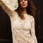 VESTIDO DE ENCAJE MANGA CAMPANA