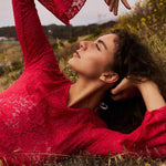 VESTIDO DE ENCAJE MANGA CAMPANA