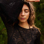 VESTIDO DE ENCAJE MANGA CAMPANA